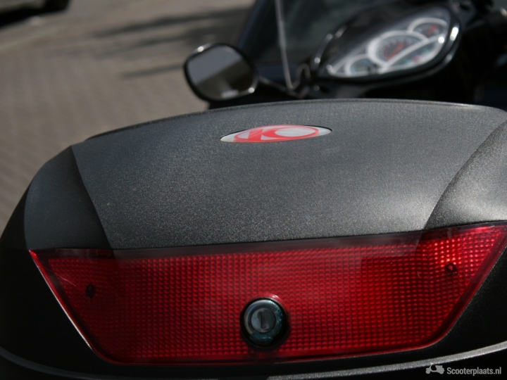 Kymco People S zwart